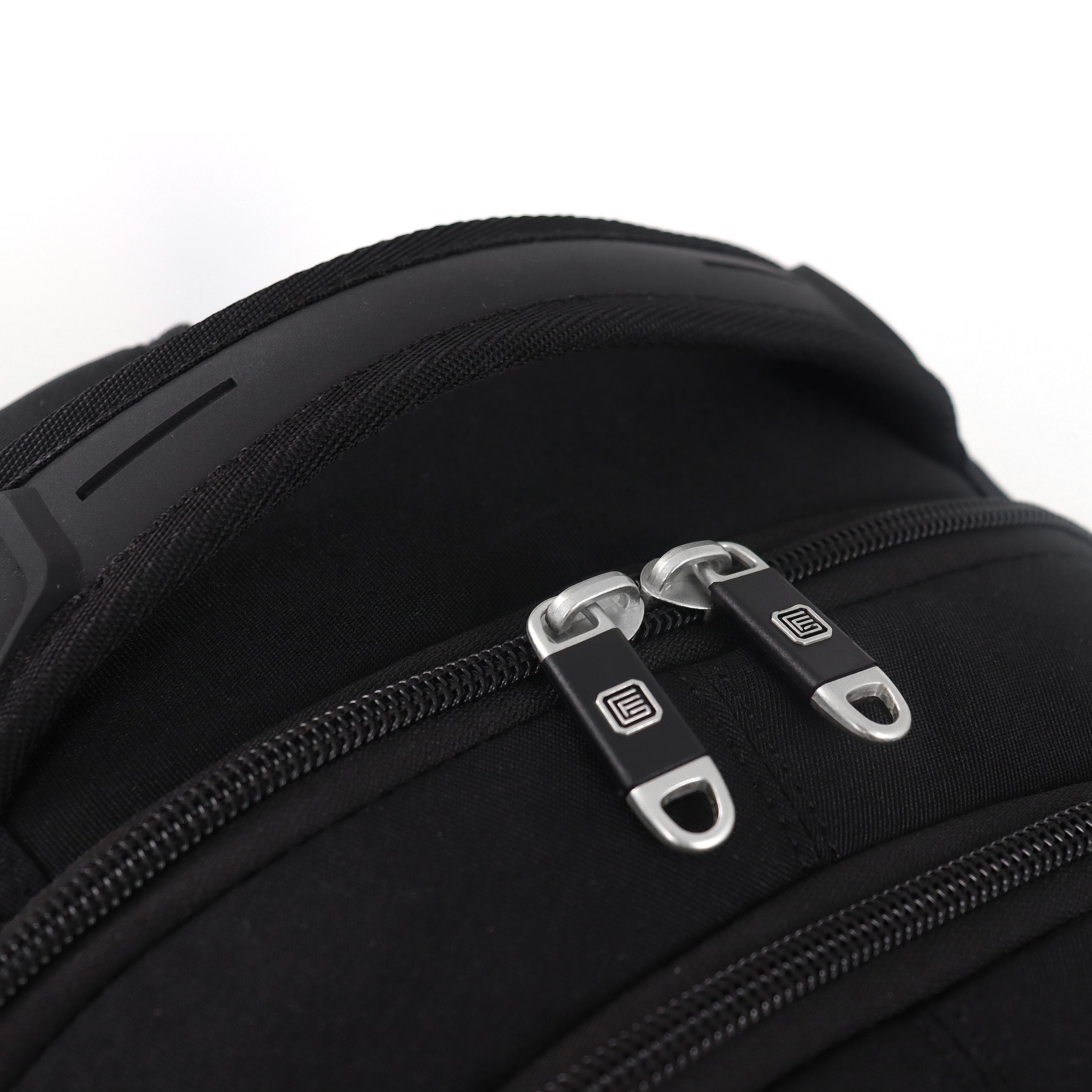 GFB602 Magra 16" laptop backpack