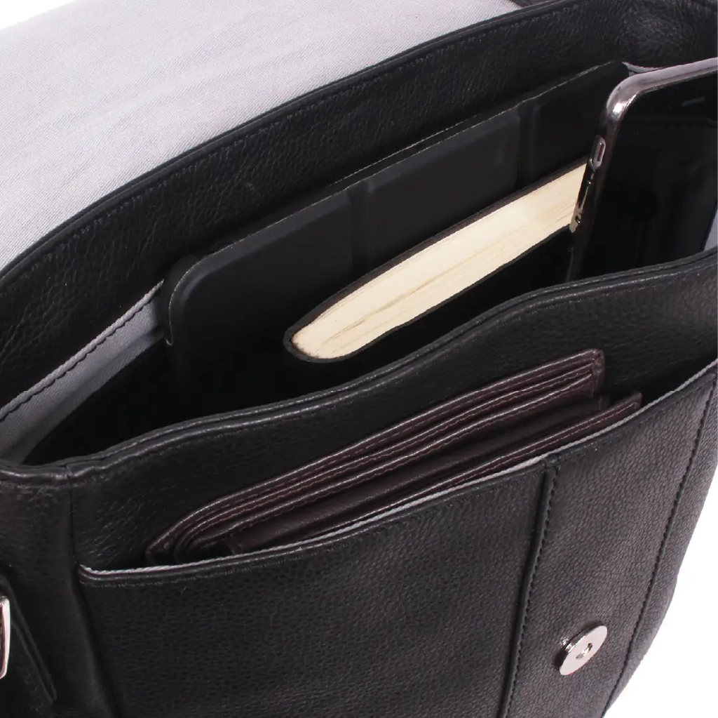 Gino Ferrari Thatcham Leather Messenger Bag in black