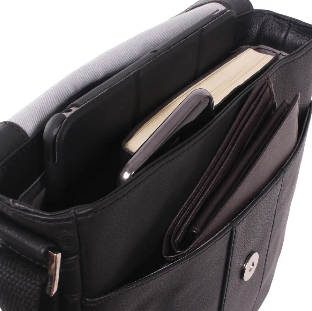 Gino Ferrari Marlow Leather Messenger Bag in black
